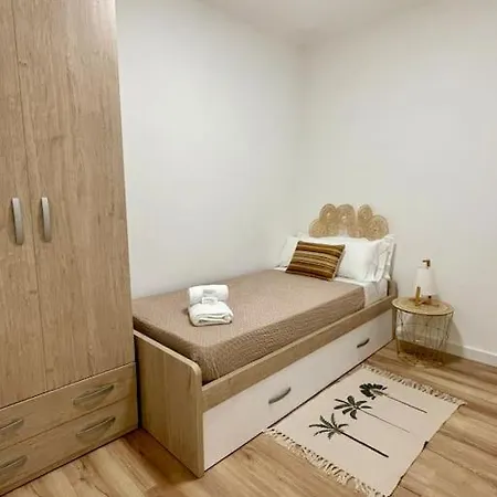 White Con Parking Gratis Apartment *