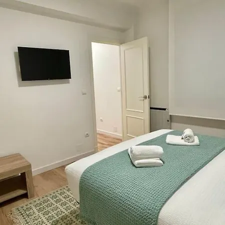 White Con Parking Gratis *