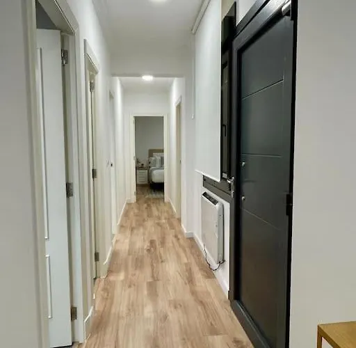 White Con Parking Gratis Apartment *